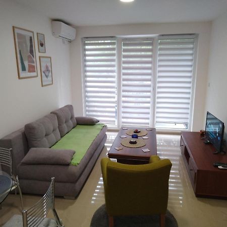 Apartman "N" Srebrno Jezero Ostrovo 外观 照片