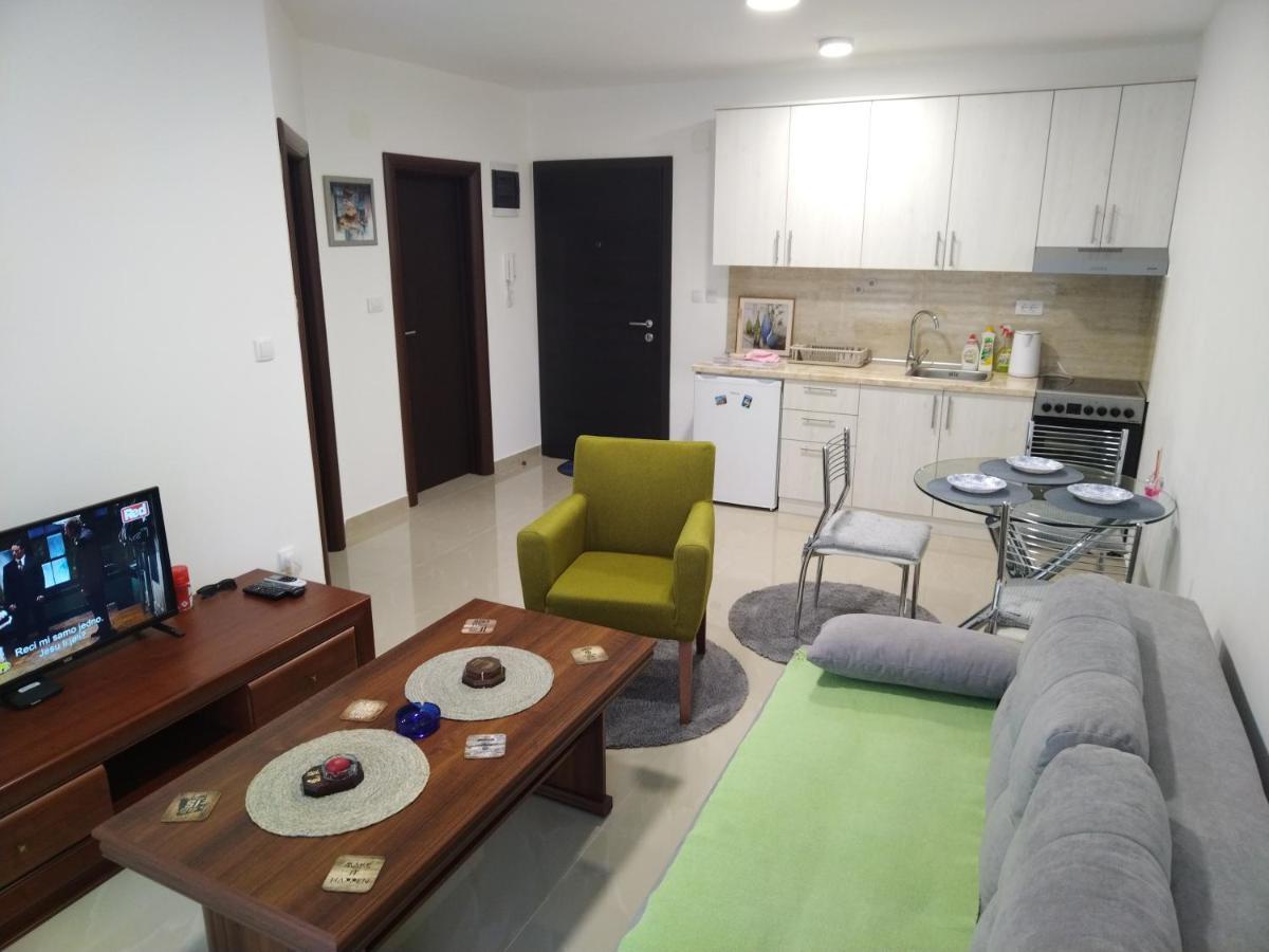 Apartman "N" Srebrno Jezero Ostrovo 外观 照片